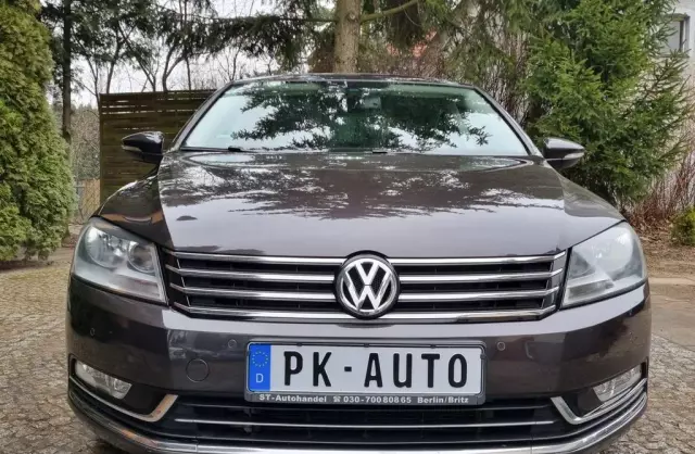 VOLKSWAGEN Passat 