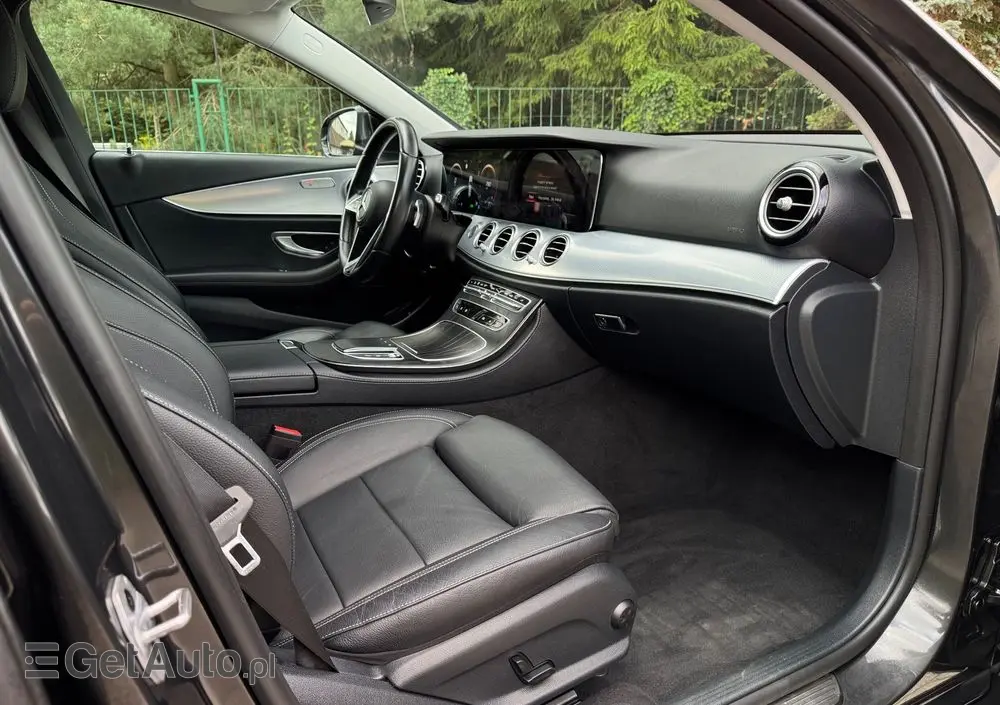 MERCEDES-BENZ Klasa E 200 9G-TRONIC Exclusive