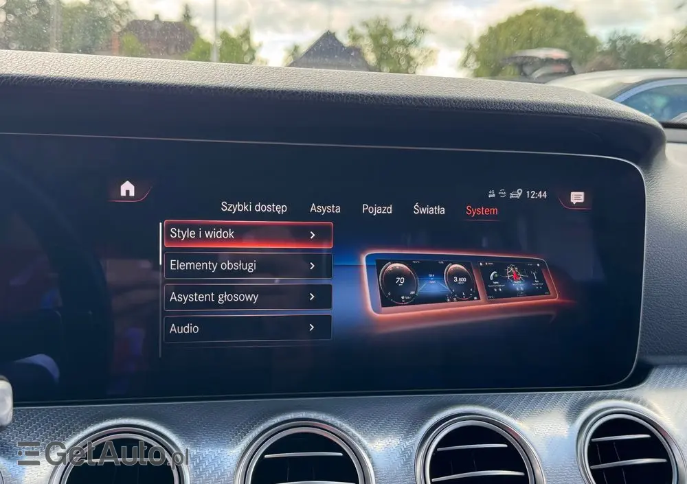 MERCEDES-BENZ Klasa E 200 9G-TRONIC Exclusive