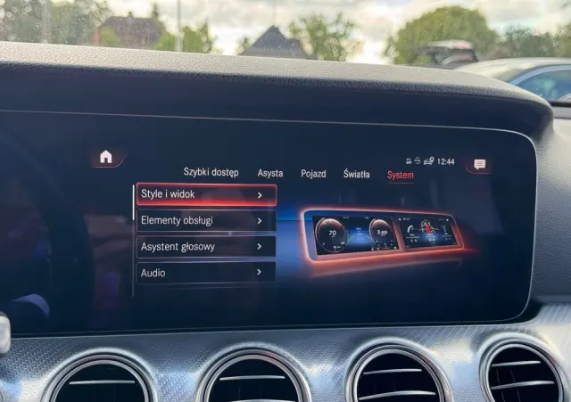 MERCEDES-BENZ Klasa E 200 9G-TRONIC Exclusive