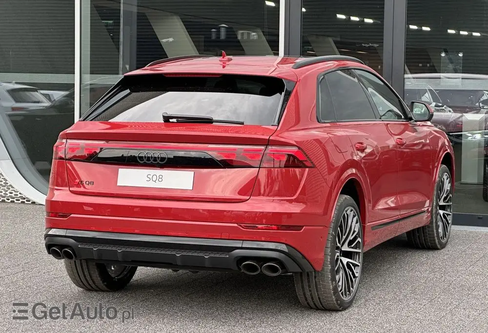AUDI SQ8 