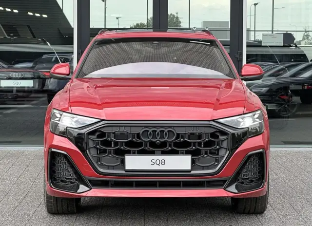 AUDI SQ8 