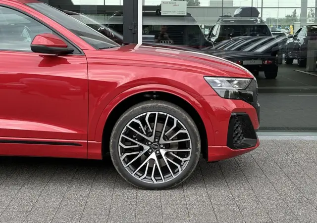 AUDI SQ8 