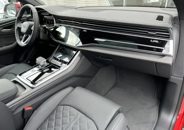AUDI SQ8 