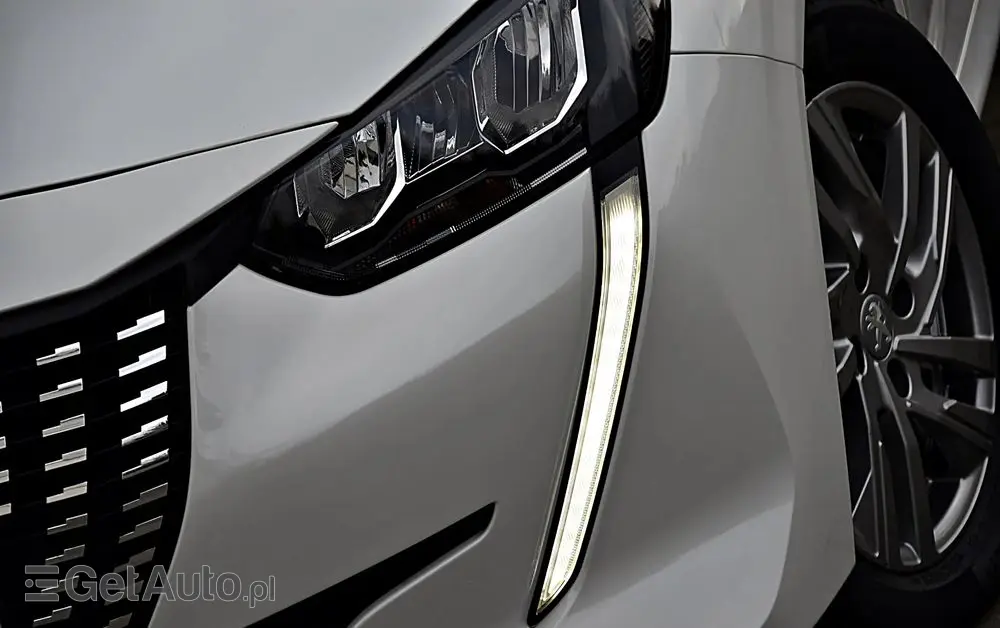 PEUGEOT 208 1.2 PureTech Allure Pack S&S EAT8