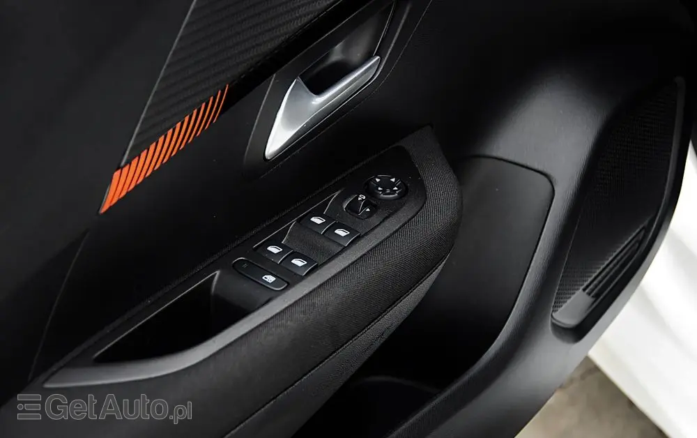 PEUGEOT 208 1.2 PureTech Allure Pack S&S EAT8