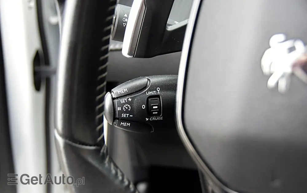 PEUGEOT 208 1.2 PureTech Allure Pack S&S EAT8