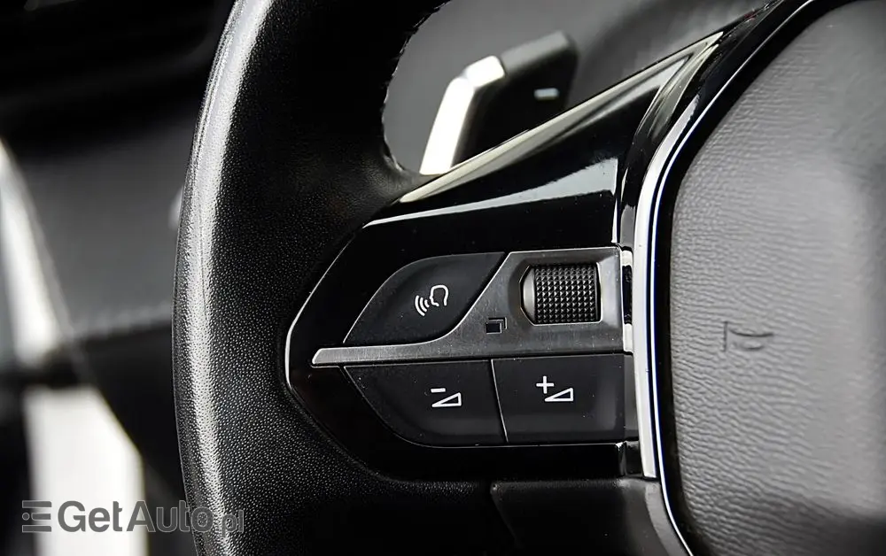 PEUGEOT 208 1.2 PureTech Allure Pack S&S EAT8