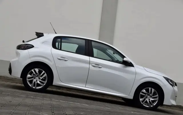 PEUGEOT 208 1.2 PureTech Allure Pack S&S EAT8