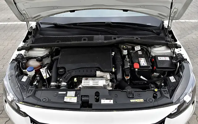 PEUGEOT 208 1.2 PureTech Allure Pack S&S EAT8