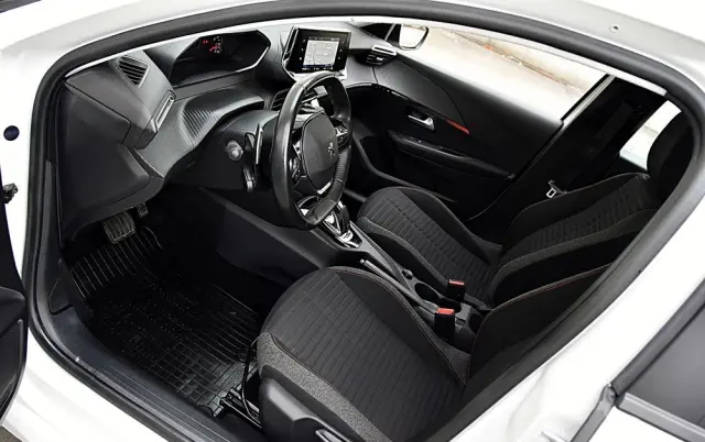 PEUGEOT 208 1.2 PureTech Allure Pack S&S EAT8