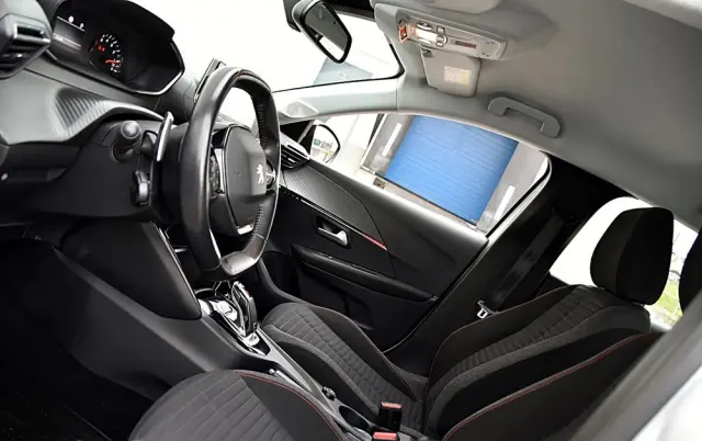PEUGEOT 208 1.2 PureTech Allure Pack S&S EAT8