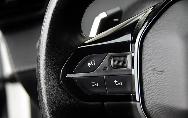 PEUGEOT 208 1.2 PureTech Allure Pack S&S EAT8