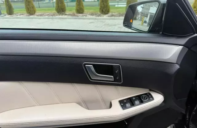 MERCEDES-BENZ Klasa E 