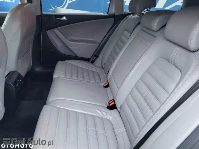 VOLKSWAGEN Passat 2.0 TSI Highline DSG