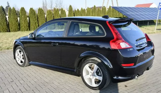 VOLVO C30 