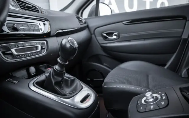 RENAULT Grand Scenic Energy TCe 130 S&S Bose Edition