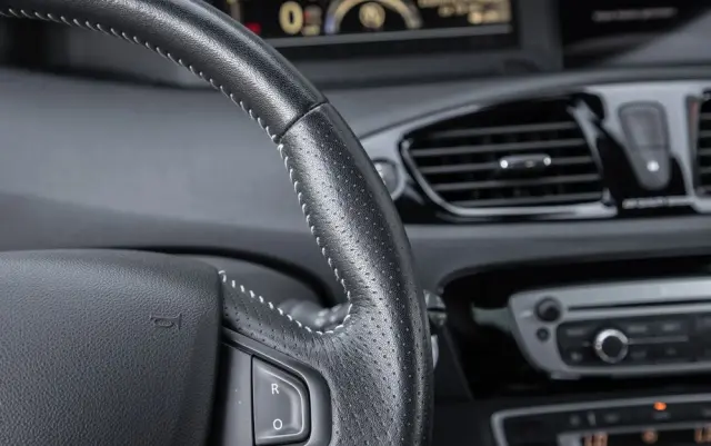 RENAULT Grand Scenic Energy TCe 130 S&S Bose Edition