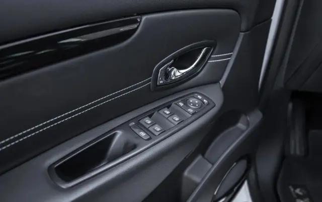 RENAULT Grand Scenic Energy TCe 130 S&S Bose Edition