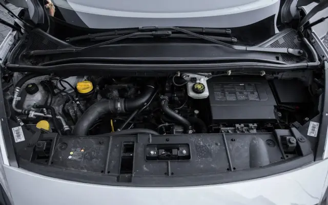 RENAULT Grand Scenic Energy TCe 130 S&S Bose Edition