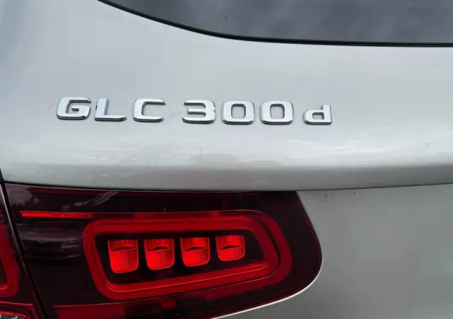 MERCEDES-BENZ GLC 300 d 4-Matic