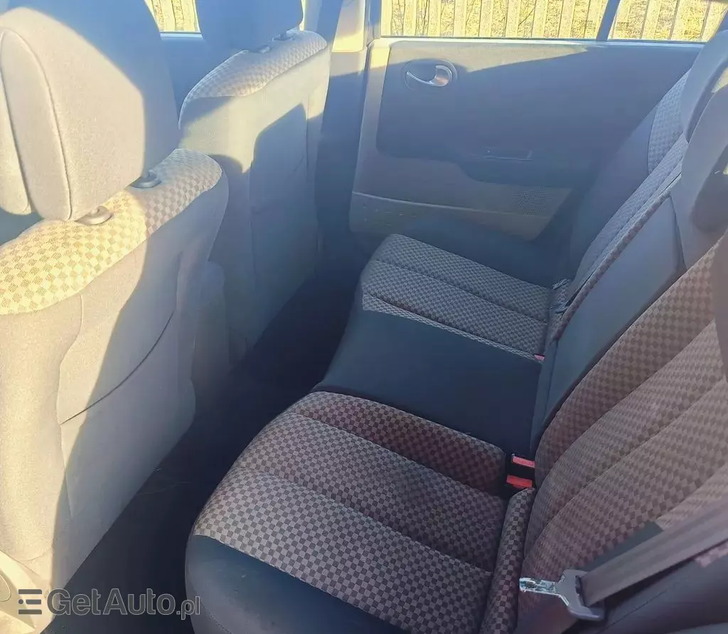 RENAULT Megane 1.6 16V (112 KM)