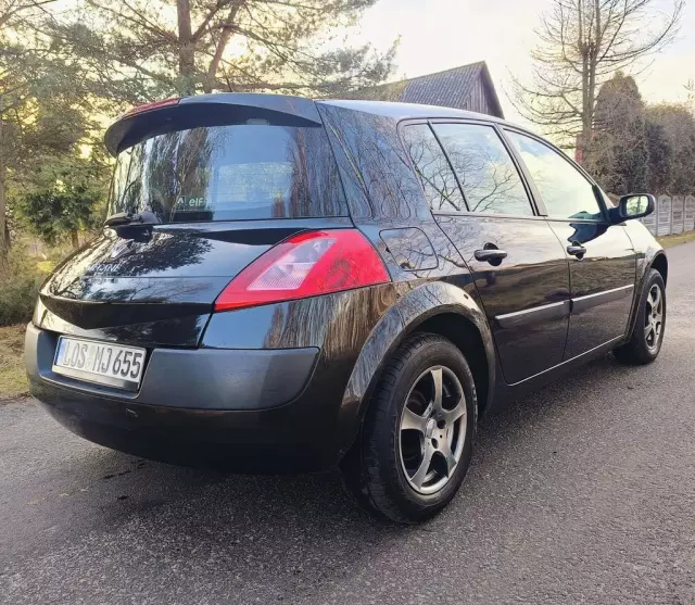 RENAULT Megane 1.6 16V (112 KM)