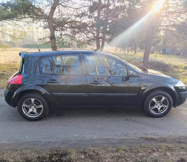 RENAULT Megane 1.6 16V (112 KM)