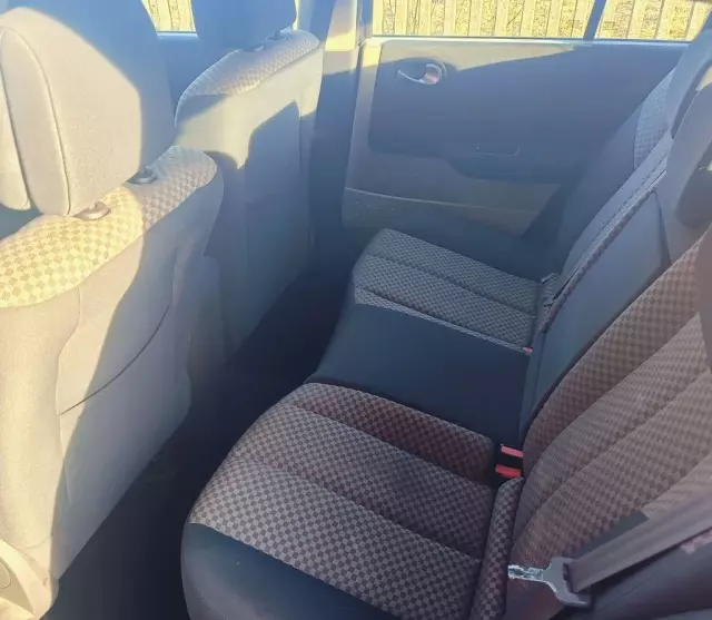 RENAULT Megane 1.6 16V (112 KM)