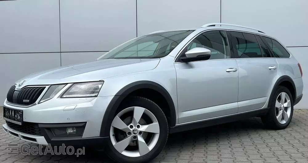SKODA Octavia Scout 2.0 TDI 4x4 DSG