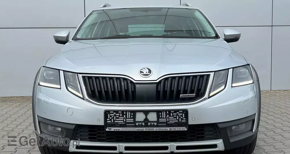 SKODA Octavia Scout 2.0 TDI 4x4 DSG