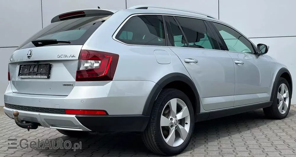 SKODA Octavia Scout 2.0 TDI 4x4 DSG