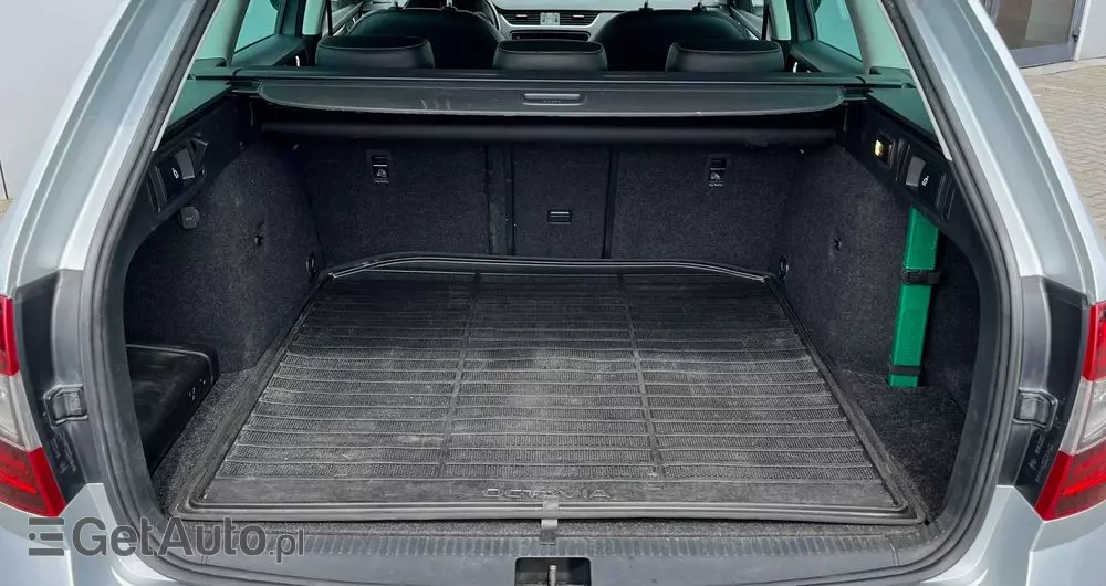 SKODA Octavia Scout 2.0 TDI 4x4 DSG