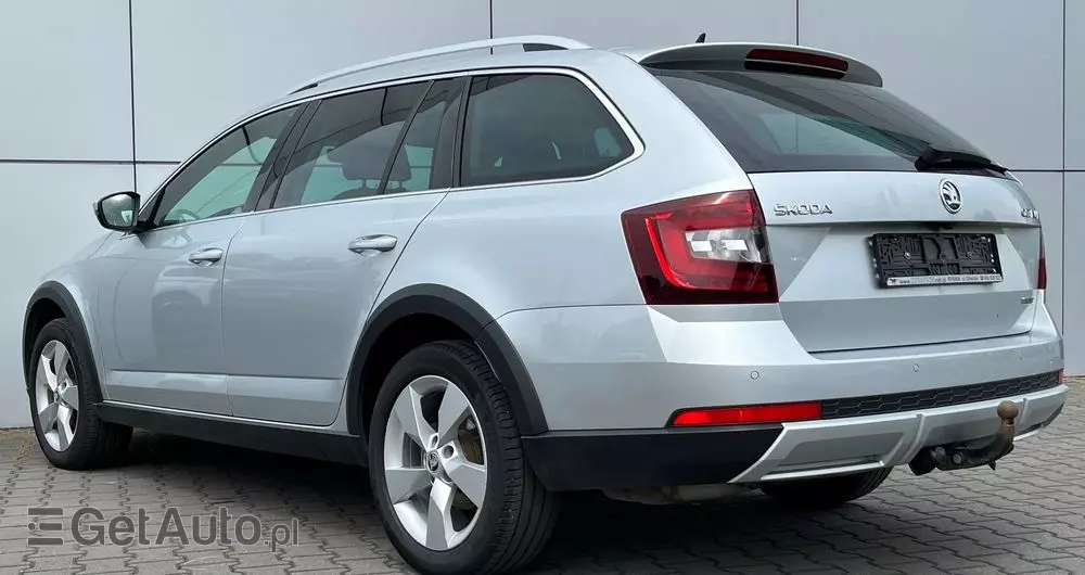 SKODA Octavia Scout 2.0 TDI 4x4 DSG