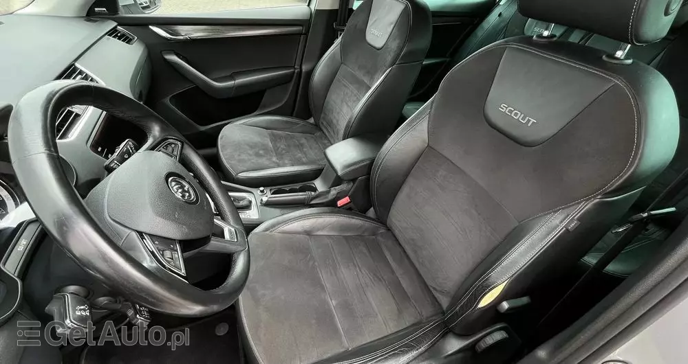 SKODA Octavia Scout 2.0 TDI 4x4 DSG