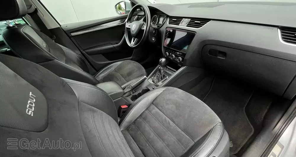 SKODA Octavia Scout 2.0 TDI 4x4 DSG
