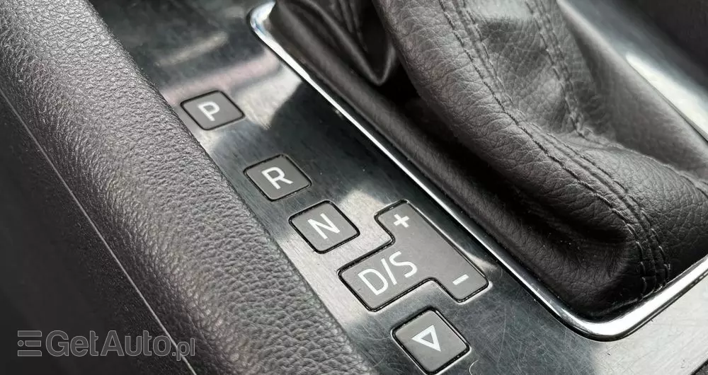 SKODA Octavia Scout 2.0 TDI 4x4 DSG