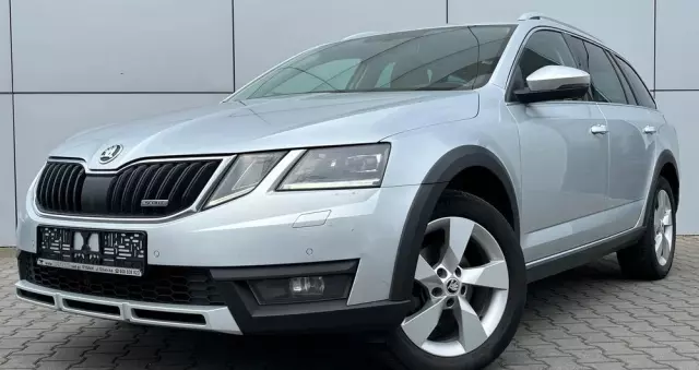 SKODA Octavia Scout 2.0 TDI 4x4 DSG