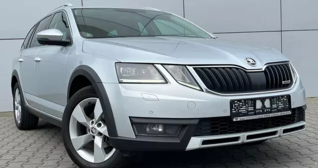 SKODA Octavia Scout 2.0 TDI 4x4 DSG