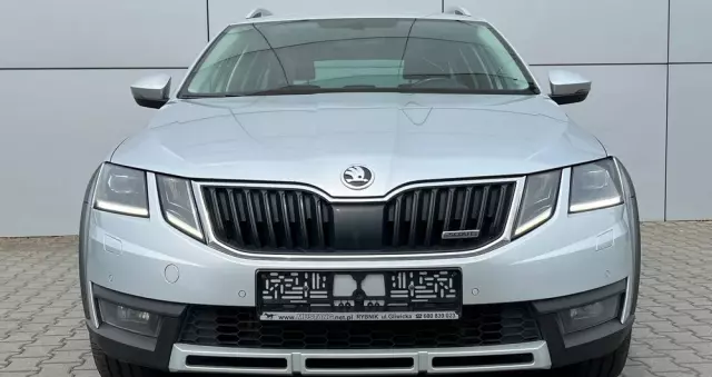 SKODA Octavia Scout 2.0 TDI 4x4 DSG