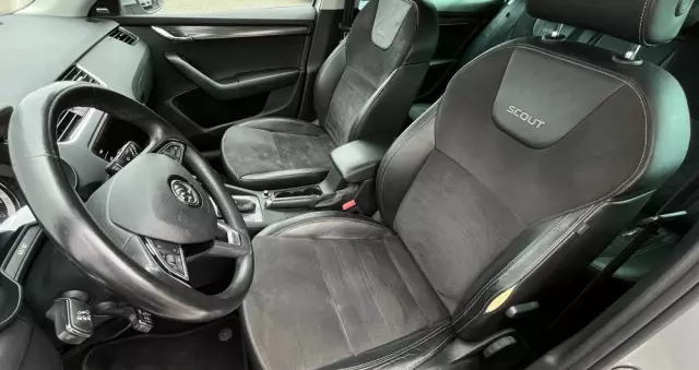 SKODA Octavia Scout 2.0 TDI 4x4 DSG