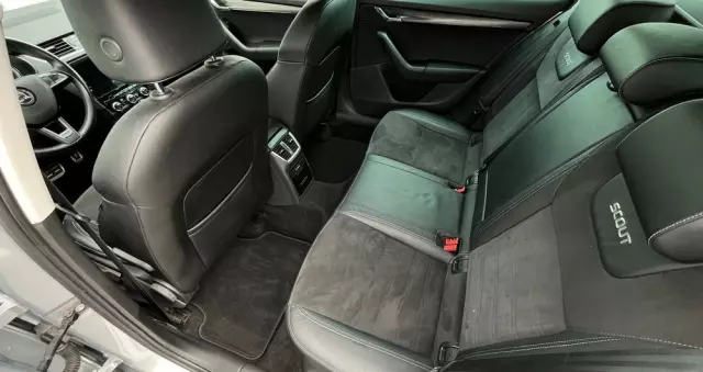 SKODA Octavia Scout 2.0 TDI 4x4 DSG