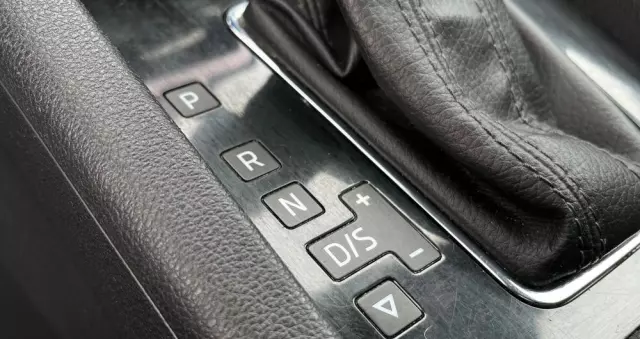 SKODA Octavia Scout 2.0 TDI 4x4 DSG