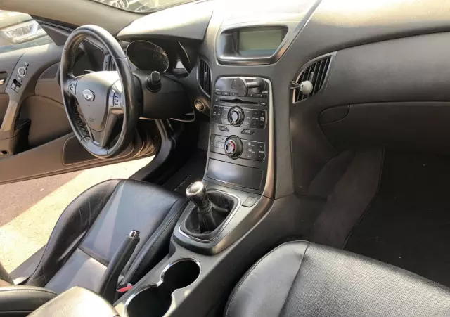 HYUNDAI Genesis Coupe 3.8 V6