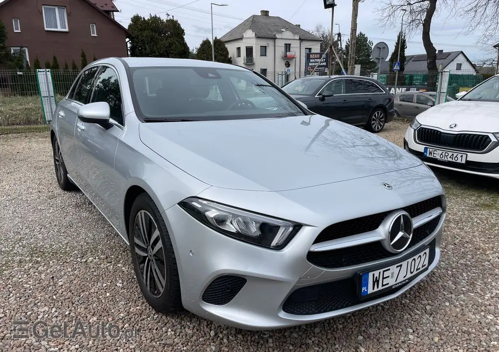 MERCEDES-BENZ Klasa A 200 Progressive 7G-DCT