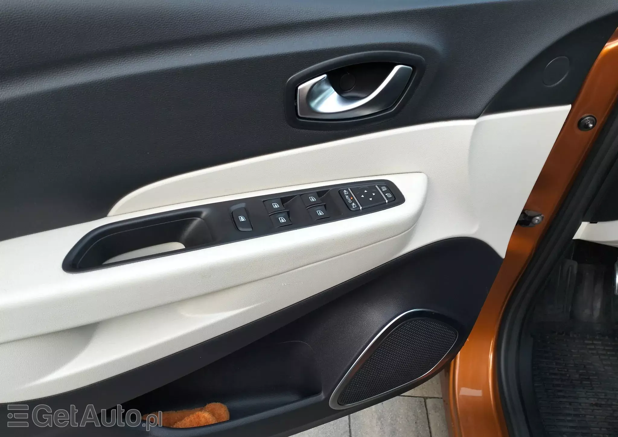 RENAULT Captur Initiale Paris