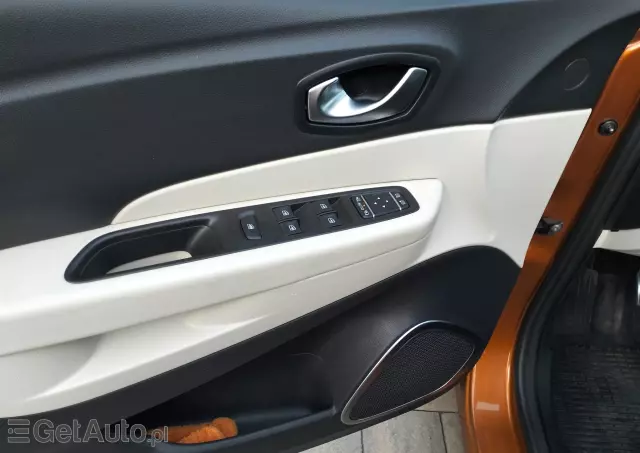 RENAULT Captur Initiale Paris