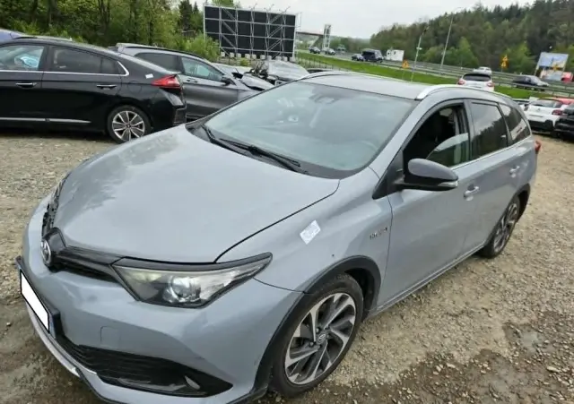 TOYOTA Auris 