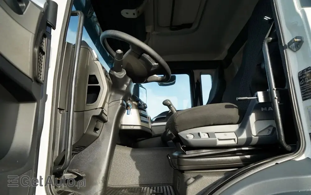 MAN TGS 33.360 / 6x4 / WYWROTKA TYLNOZSYPOWA 5,8 M + HDS HIAB XS 122 / STEROWANIE RADIOWE / HDS ZA KABINĄ / EURO 5 / MANUAL 