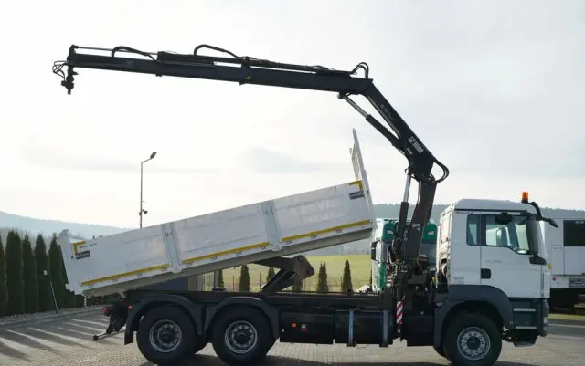 MAN TGS 33.360 / 6x4 / WYWROTKA TYLNOZSYPOWA 5,8 M + HDS HIAB XS 122 / STEROWANIE RADIOWE / HDS ZA KABINĄ / EURO 5 / MANUAL 